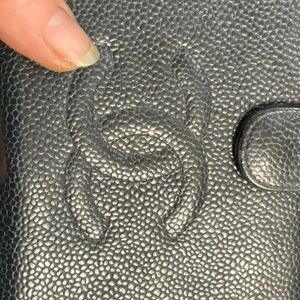 Beautiful Used Lux Chanel Kisslock Caviar Wallet Snap Is Loose